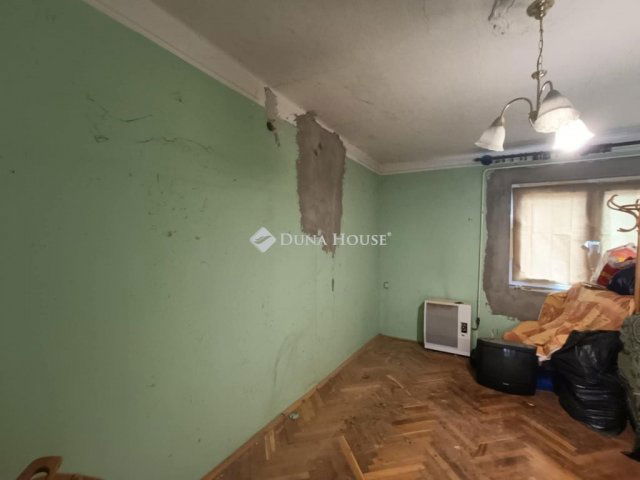 Eladó családi ház, Kunszentmártonban 14 M Ft, 3 szobás