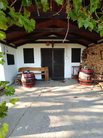 Eladó nyaraló, Sólyon 46 M Ft, 3 szobás / költözzbe.hu