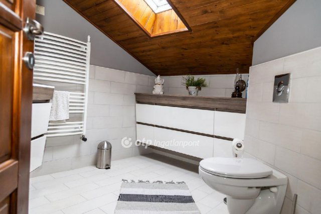 Eladó családi ház, Báron 89.5 M Ft, 4+1 szobás
