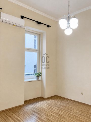 Eladó téglalakás, Budapesten, VI. kerületben 99.99 M Ft