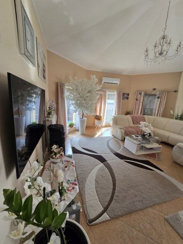 Eladó családi ház, Érden 198 M Ft, 5 szobás