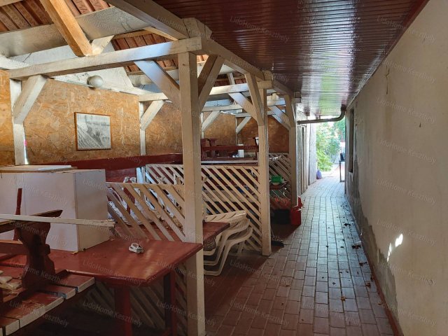 Eladó hotel, Balatonmáriafürdőn 95 M Ft, 10 szobás