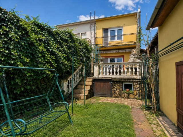 Eladó ikerház, Budapesten, XVIII. kerületben 91 M Ft, 4 szobás