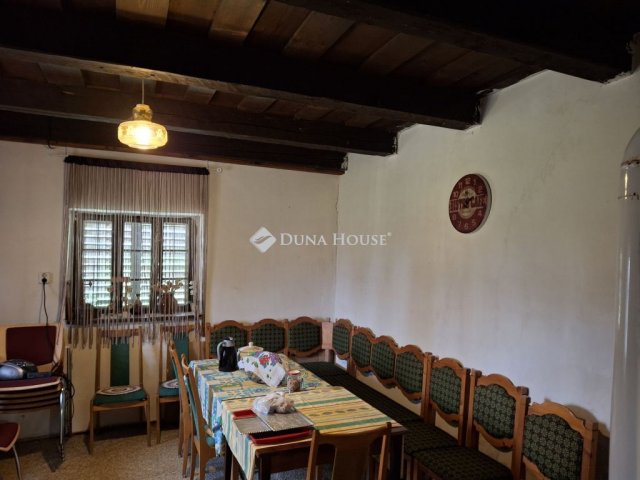 Eladó családi ház, Csákváron 39 M Ft, 5 szobás