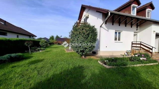 Eladó családi ház, Délegyházán 149.9 M Ft, 5 szobás