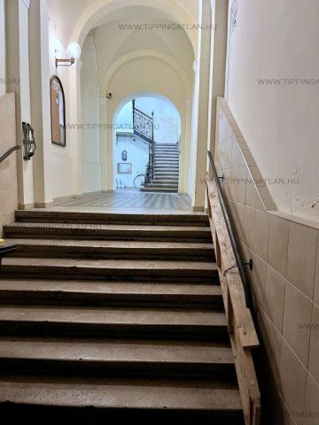 Eladó téglalakás, Budapesten, VI. kerületben, Eötvös utcában