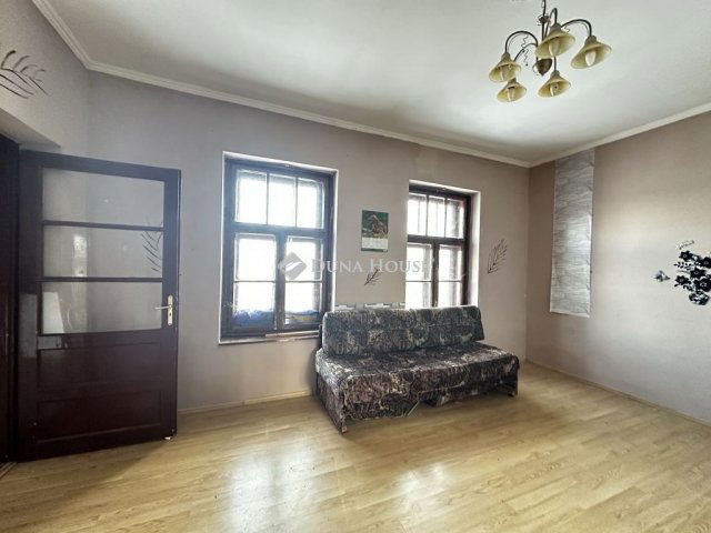 Eladó téglalakás, Iregszemcsén 8.5 M Ft, 2 szobás