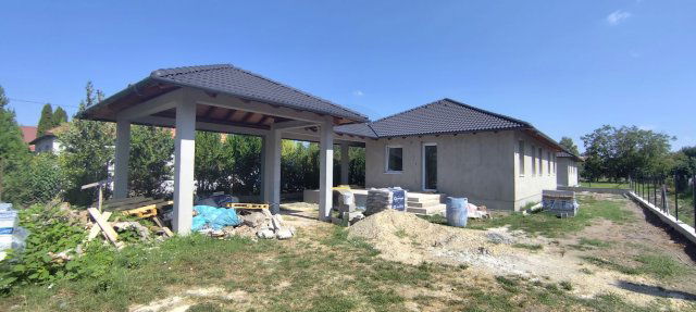 Eladó családi ház, Szigetcsépen 91.9 M Ft, 5 szobás