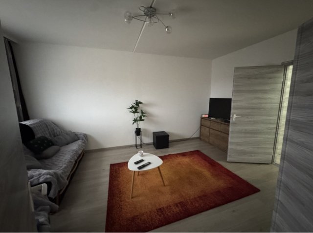 Eladó panellakás, Tiszaújvárosban 33.5 M Ft, 2+1 szobás