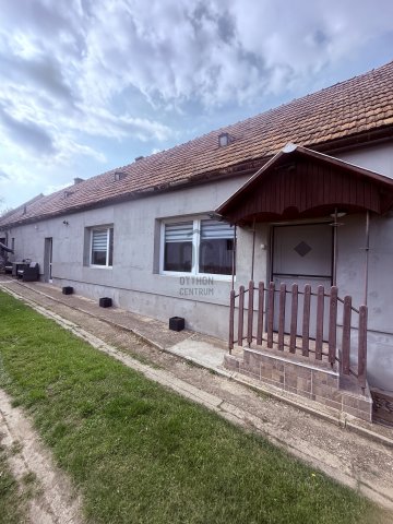 Eladó családi ház, Bakonyszentlászlón 48.5 M Ft, 3 szobás