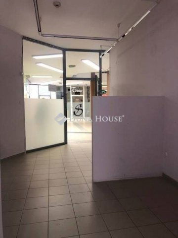 Kiadó üzlethelyiség, Pécsett 100 E Ft / hó