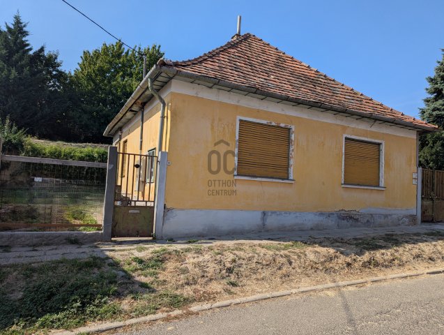 Eladó családi ház, Szekszárdon 33 M Ft, 3 szobás