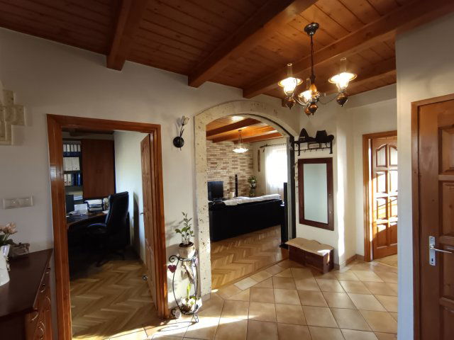 Eladó téglalakás, Kecskeméten 90 M Ft, 3 szobás