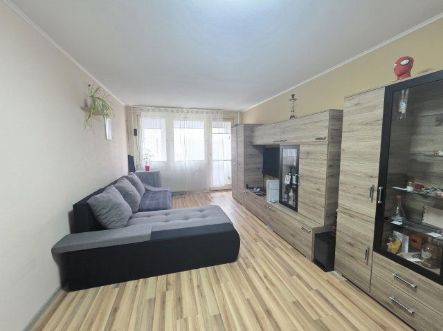Eladó panellakás, Dunaújvárosban 29.7 M Ft, 2 szobás