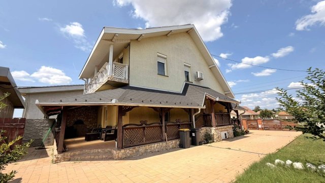 Eladó családi ház, Kakucson 114.99 M Ft, 7 szobás