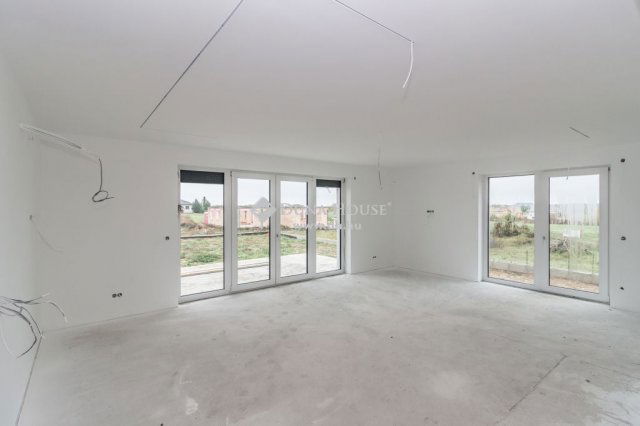 Eladó ikerház, Szombathelyen 159 M Ft, 4 szobás