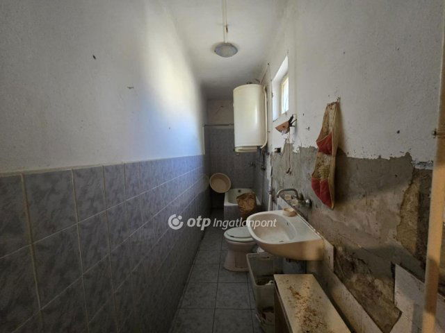 Eladó családi ház, Létavértesen 15.99 M Ft, 2 szobás