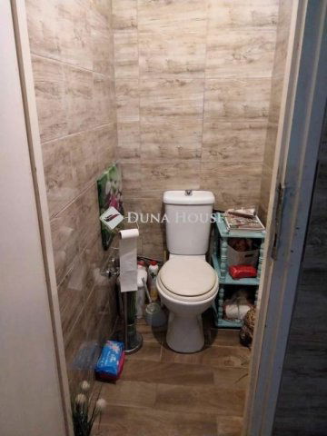 Eladó családi ház, Velencén 79.9 M Ft, 2 szobás