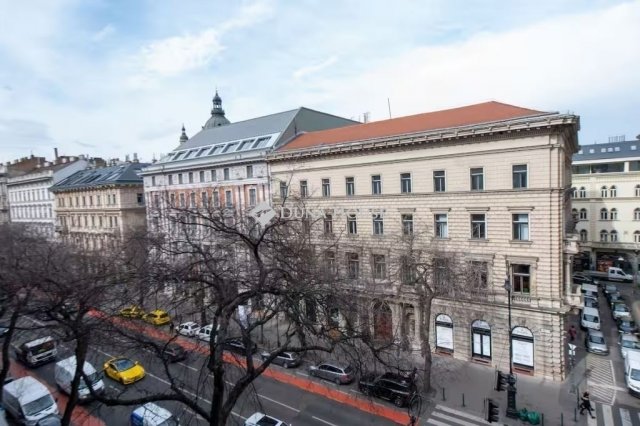 Eladó téglalakás, Budapesten, VI. kerületben 229 M Ft, 6 szobás