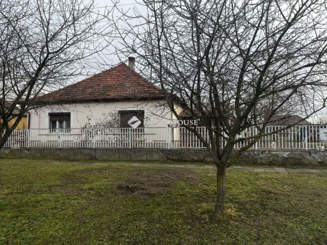 Eladó családi ház, Kisszálláson 10.2 M Ft, 3 szobás