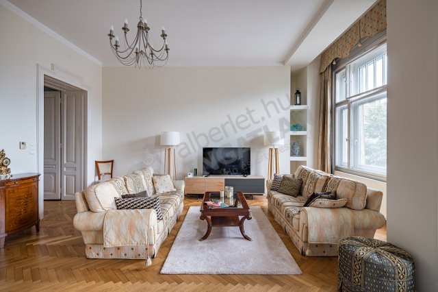 Kiadó téglalakás, albérlet, V. kerületben, Váci utcában