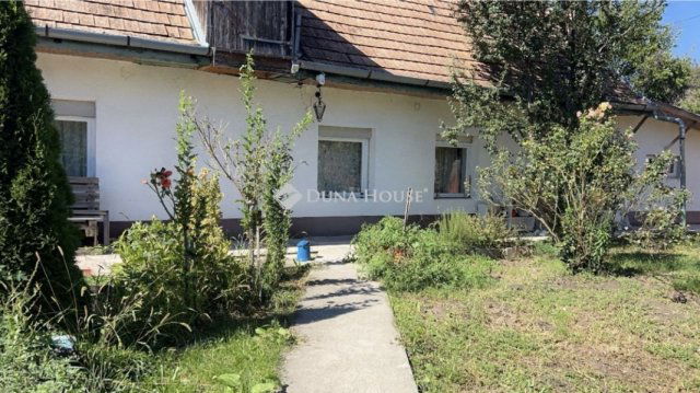 Eladó családi ház, Piliscséven 49.9 M Ft, 3 szobás