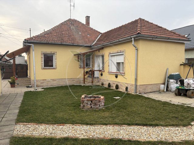 Eladó családi ház, Gyulán 49.99 M Ft, 4 szobás