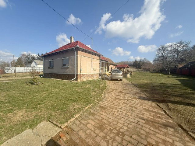 Eladó családi ház, Söjtörön 26.4 M Ft, 2+1 szobás