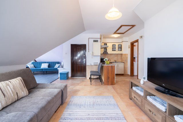 Eladó téglalakás, Balatonfüreden 56.5 M Ft, 1+1 szobás