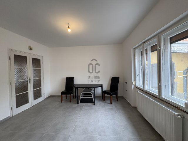 Eladó családi ház, Cegléden 58 M Ft, 3 szobás