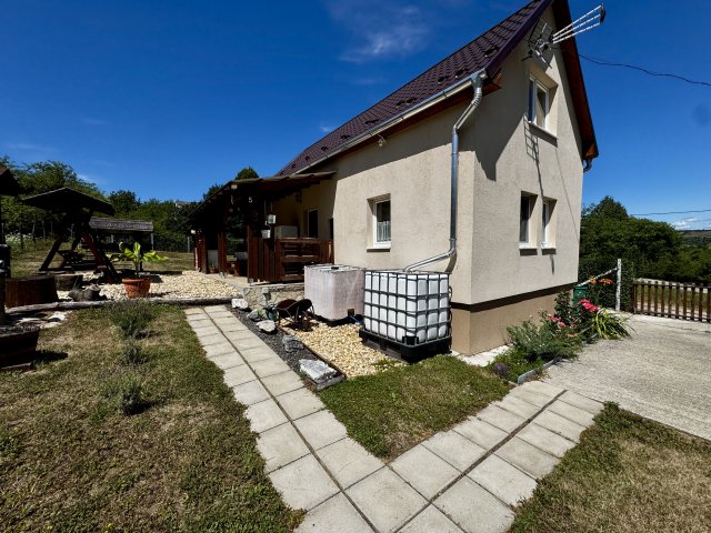 Eladó nyaraló, Varbón 21.5 M Ft, 2 szobás / költözzbe.hu