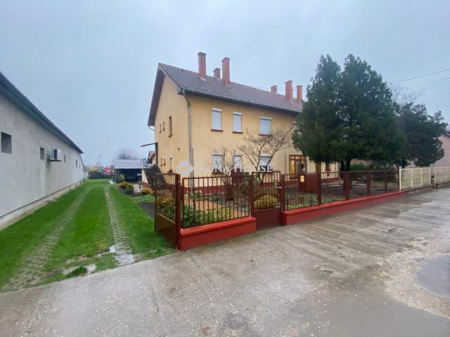 Eladó üzlethelyiség, Kelebián 14.145 M Ft, 1 szobás