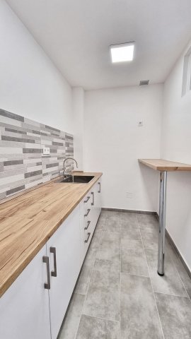 Kiadó üzlethelyiség, Nyíregyházán 160 E Ft / hó, 2 szobás