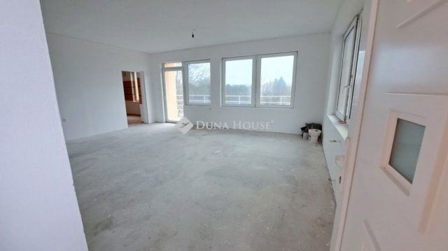 Eladó családi ház, Turán 99 M Ft, 7 szobás