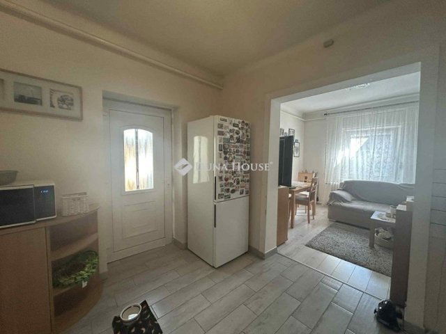 Eladó családi ház, Vecsésen 109 M Ft, 3 szobás