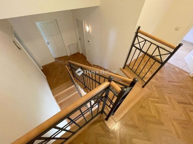 Eladó családi ház, Budapesten, II. kerületben 375 M Ft, 5 szobás