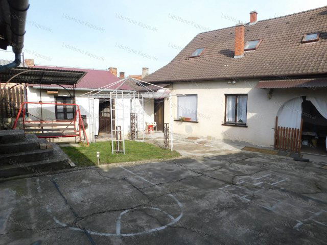 Eladó családi ház, Kaposváron 29.99 M Ft, 15+2 szobás