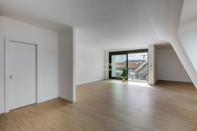 Eladó téglalakás, Budapesten, VI. kerületben 399.96 M Ft