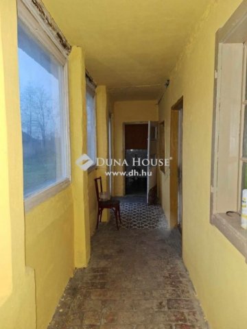 Eladó családi ház, Nagyszokolyon 8.8 M Ft, 2 szobás