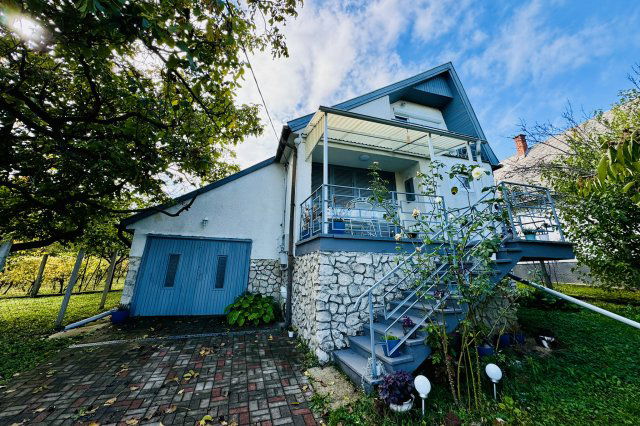 Eladó nyaraló, Balatonalmádiban 78.9 M Ft, 2+2 szobás