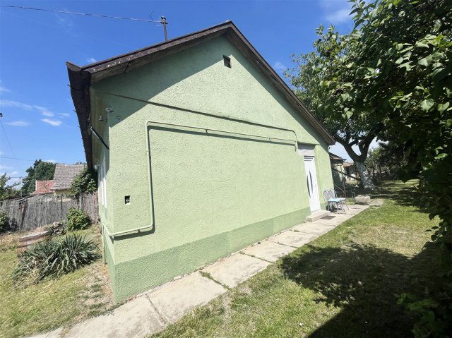 Eladó családi ház, Sarkadon 8.9 M Ft, 3 szobás