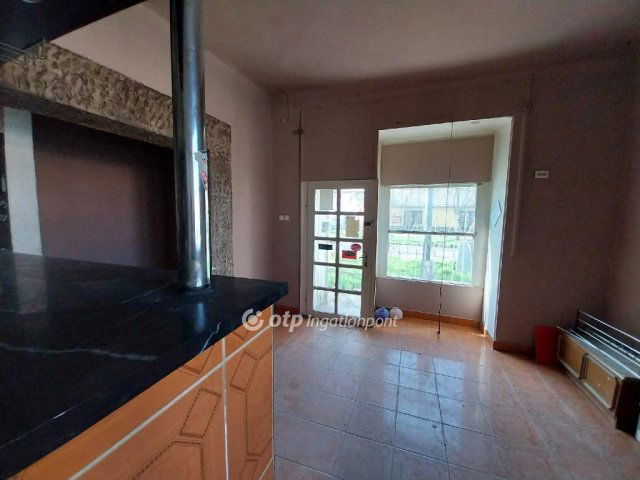 Eladó üzlethelyiség, Nyíregyházán 39 M Ft
