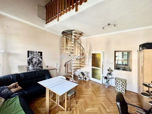 Eladó téglalakás, Pécsett 56.99 M Ft, 3 szobás