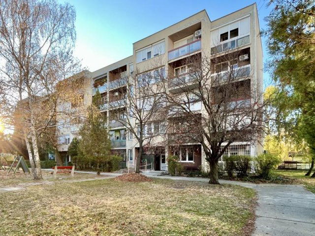 Eladó panellakás, Nagykátán 45 M Ft, 2+1 szobás