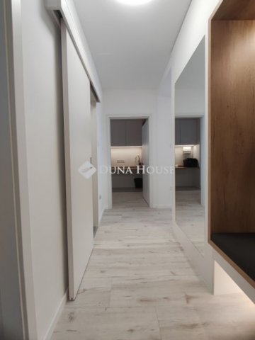 Kiadó téglalakás, albérlet, Pécsett 290 E Ft / hó, 3 szobás