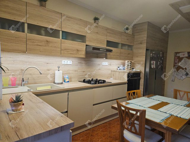 Eladó téglalakás, Győrött 79.9 M Ft, 2 szobás