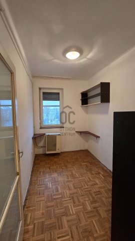 Eladó téglalakás, Nyíregyházán 48 M Ft, 3 szobás