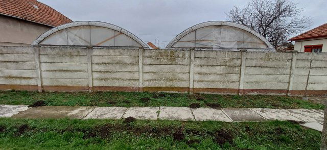 Eladó családi ház, Méhkeréken 14 M Ft, 3 szobás