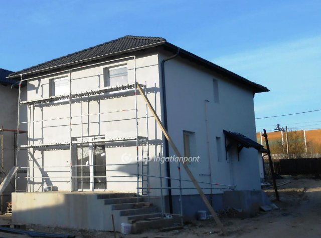 Eladó családi ház, Százhalombattán 89.9 M Ft, 5 szobás