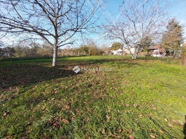 Eladó ikerház, Szegeden 42 M Ft, 2 szobás / költözzbe.hu